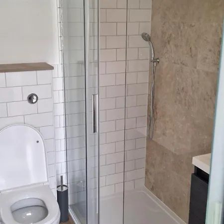 New 3 Bedrooms Flat In Ashford Near Heathrow Exterior photo