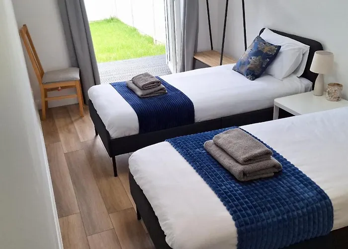 New 3 Bedrooms Flat In Ashford Near Heathrow